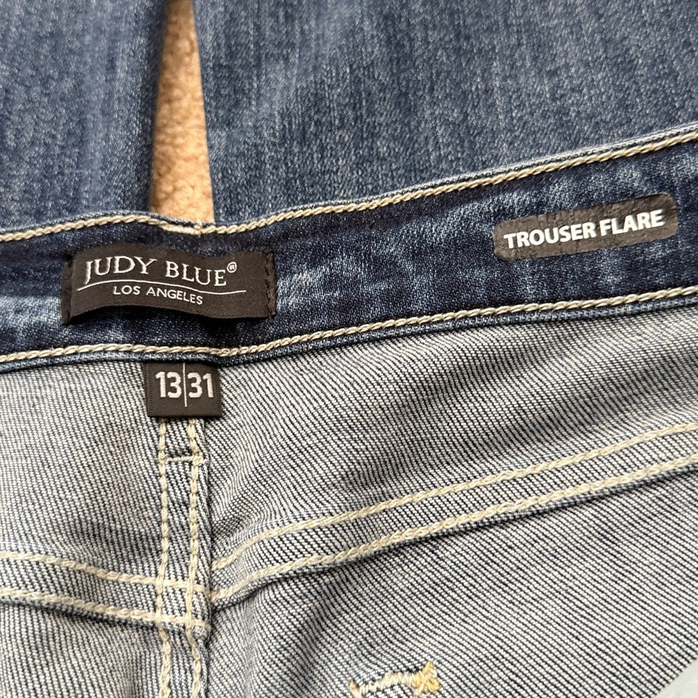 Judy Blue High Rise Distressed Dark Indigo Trouser Flare Stretch Jeans Size 31 - Picture 7 of 9